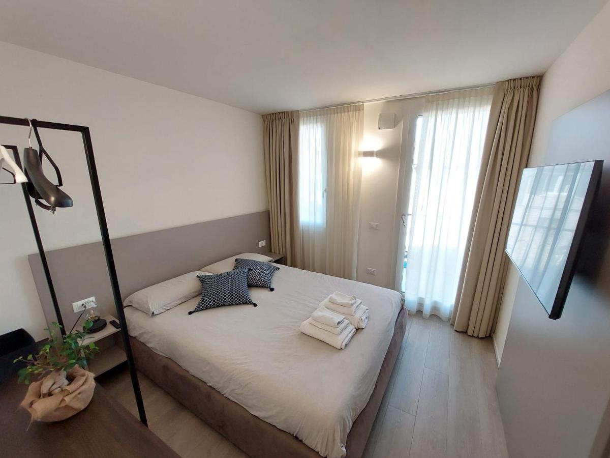 Residenza Subitosanto "Gigliola" 9A - Bilocale Con Terrazzo Esclusivo Cupola Basilica Di Sant'Antonio- Apartment Падуа Екстериор снимка
